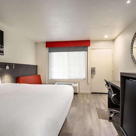 Ramada By Wyndham Anaheim Convention Center Otel Dış mekan fotoğraf