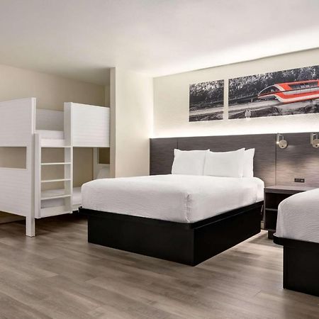 Ramada By Wyndham Anaheim Convention Center Otel Dış mekan fotoğraf