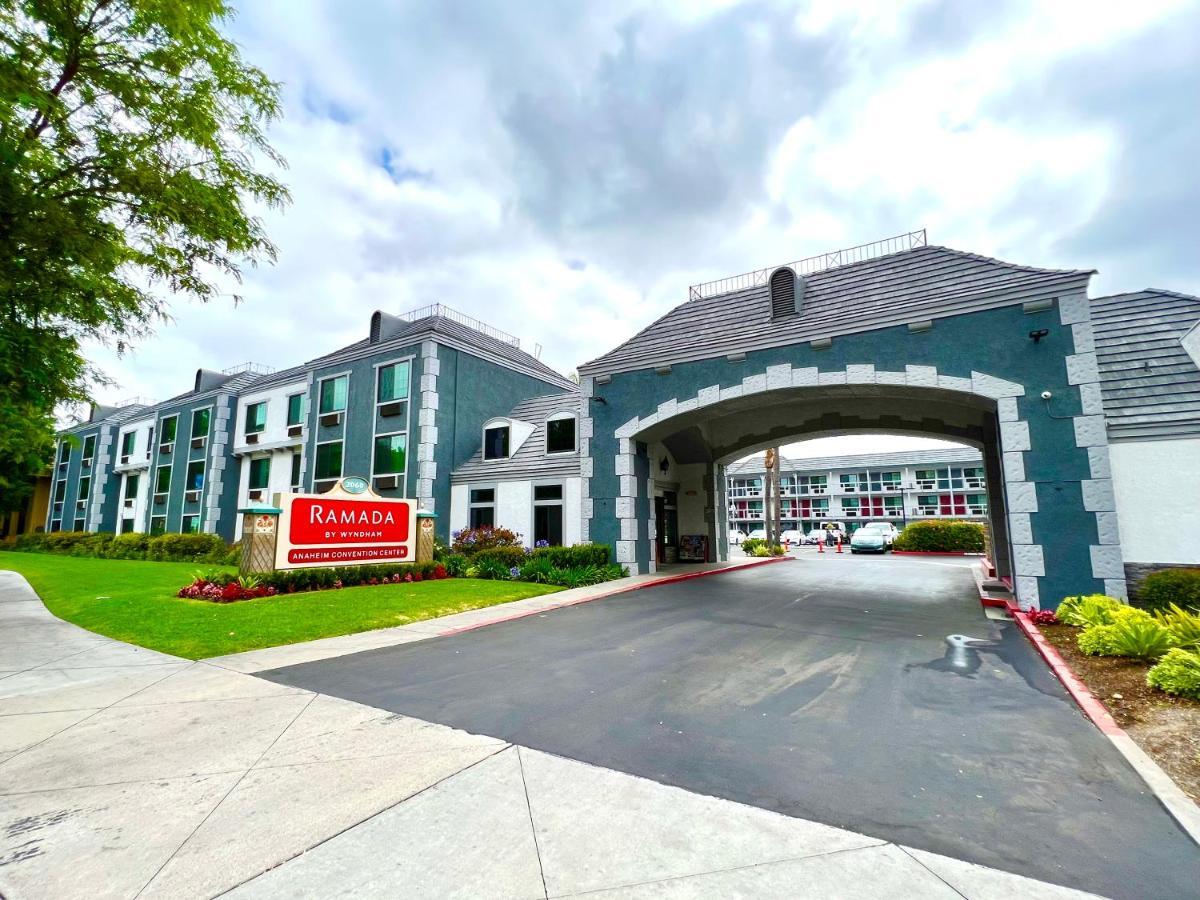 Ramada By Wyndham Anaheim Convention Center Otel Dış mekan fotoğraf