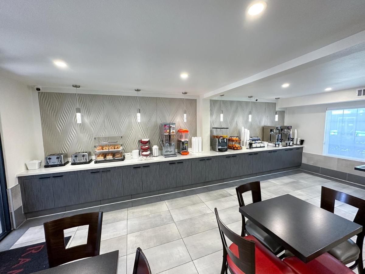 Ramada By Wyndham Anaheim Convention Center Otel Dış mekan fotoğraf