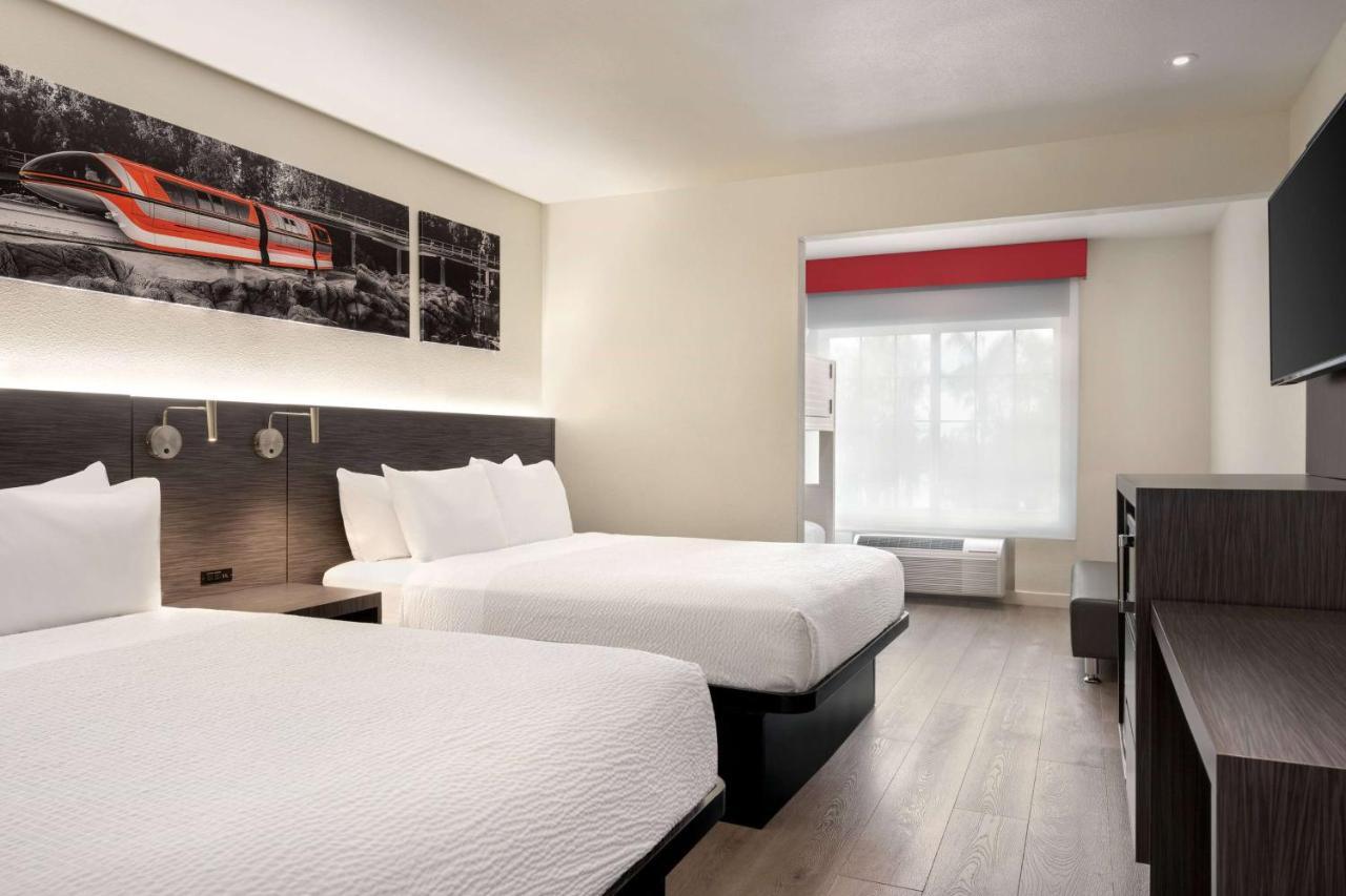 Ramada By Wyndham Anaheim Convention Center Otel Dış mekan fotoğraf