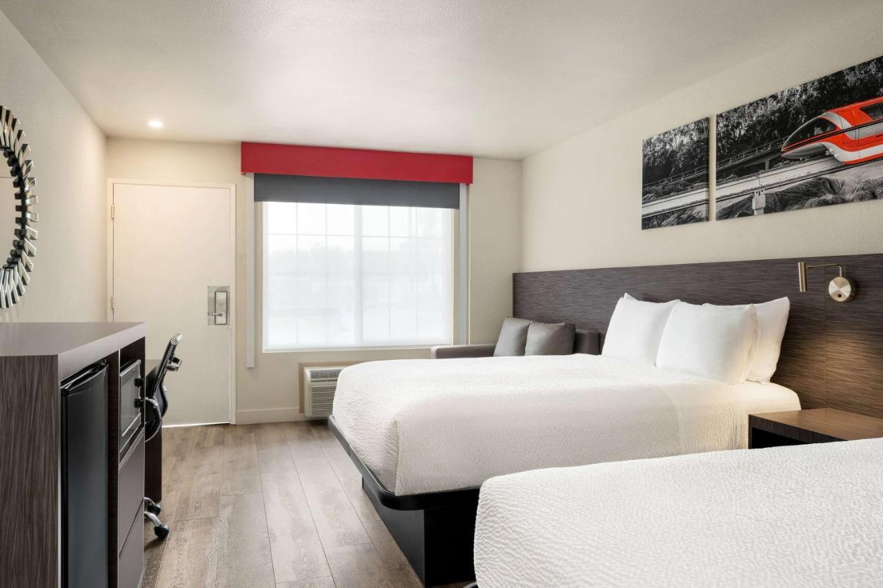 Ramada By Wyndham Anaheim Convention Center Otel Dış mekan fotoğraf