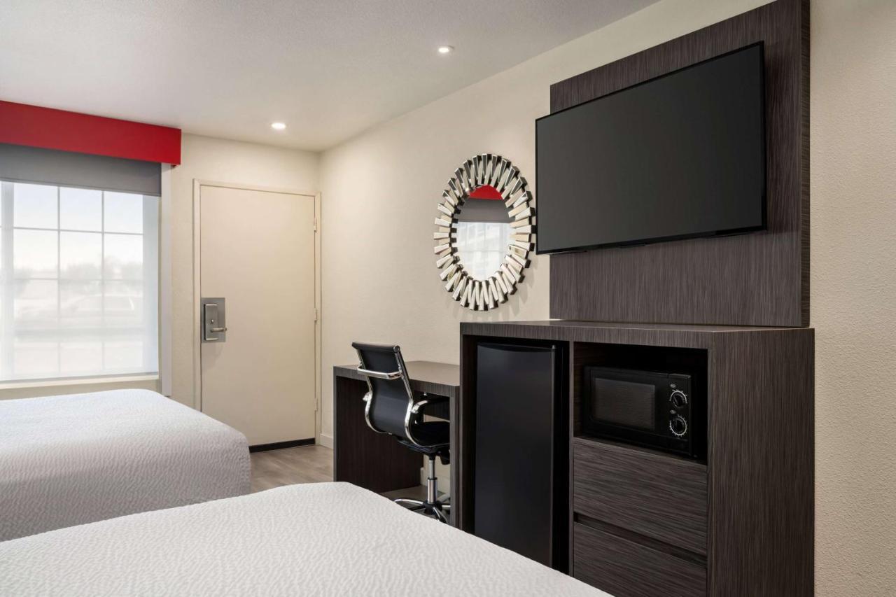 Ramada By Wyndham Anaheim Convention Center Otel Dış mekan fotoğraf