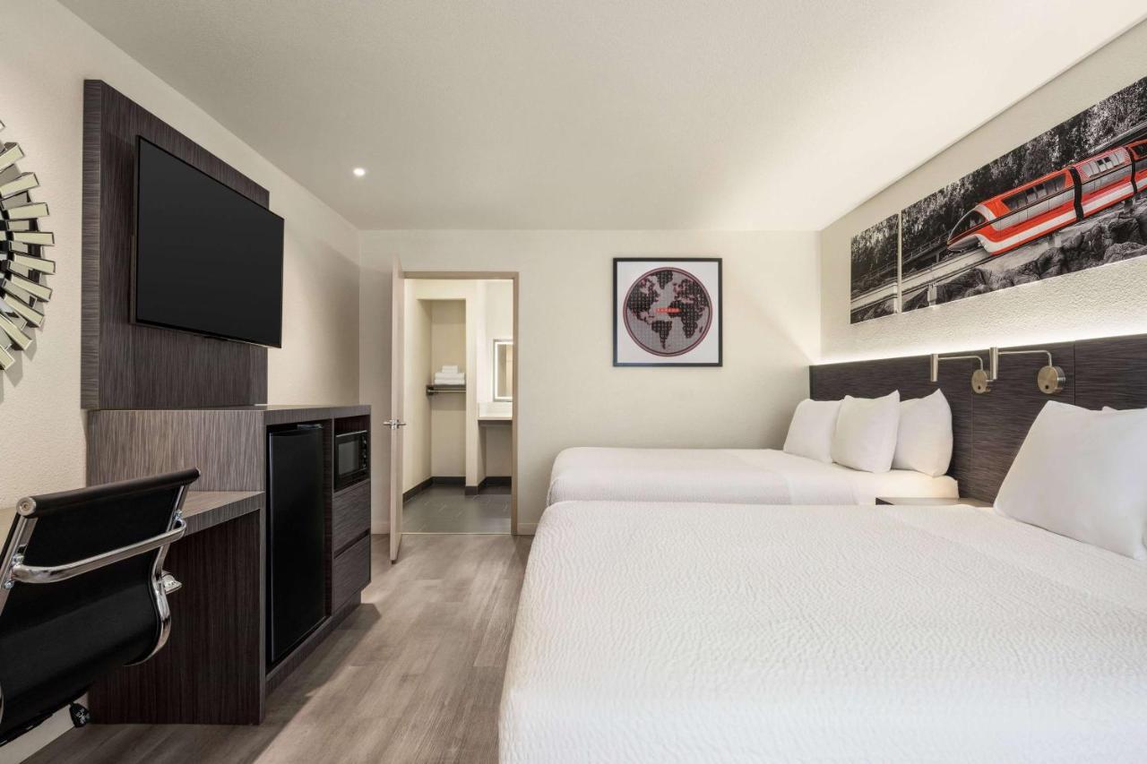 Ramada By Wyndham Anaheim Convention Center Otel Dış mekan fotoğraf