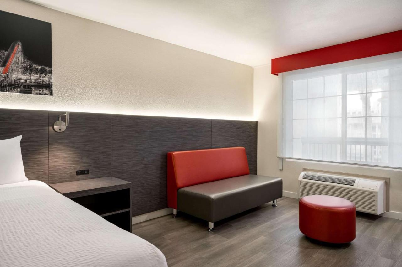 Ramada By Wyndham Anaheim Convention Center Otel Dış mekan fotoğraf